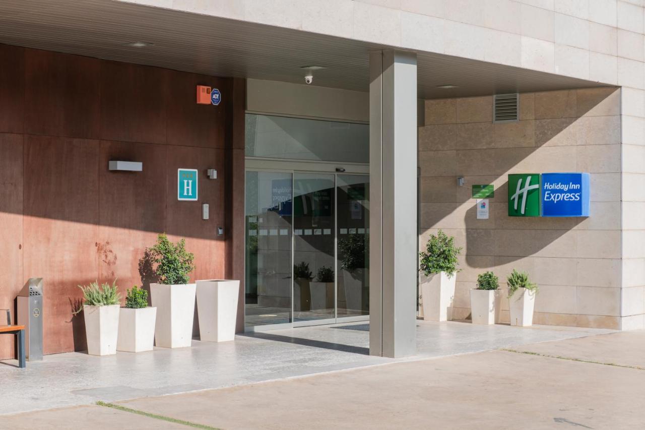 Holiday Inn Express Sant Cugat, An Ihg Hotel Sant Cugat del Vallès Екстериор снимка