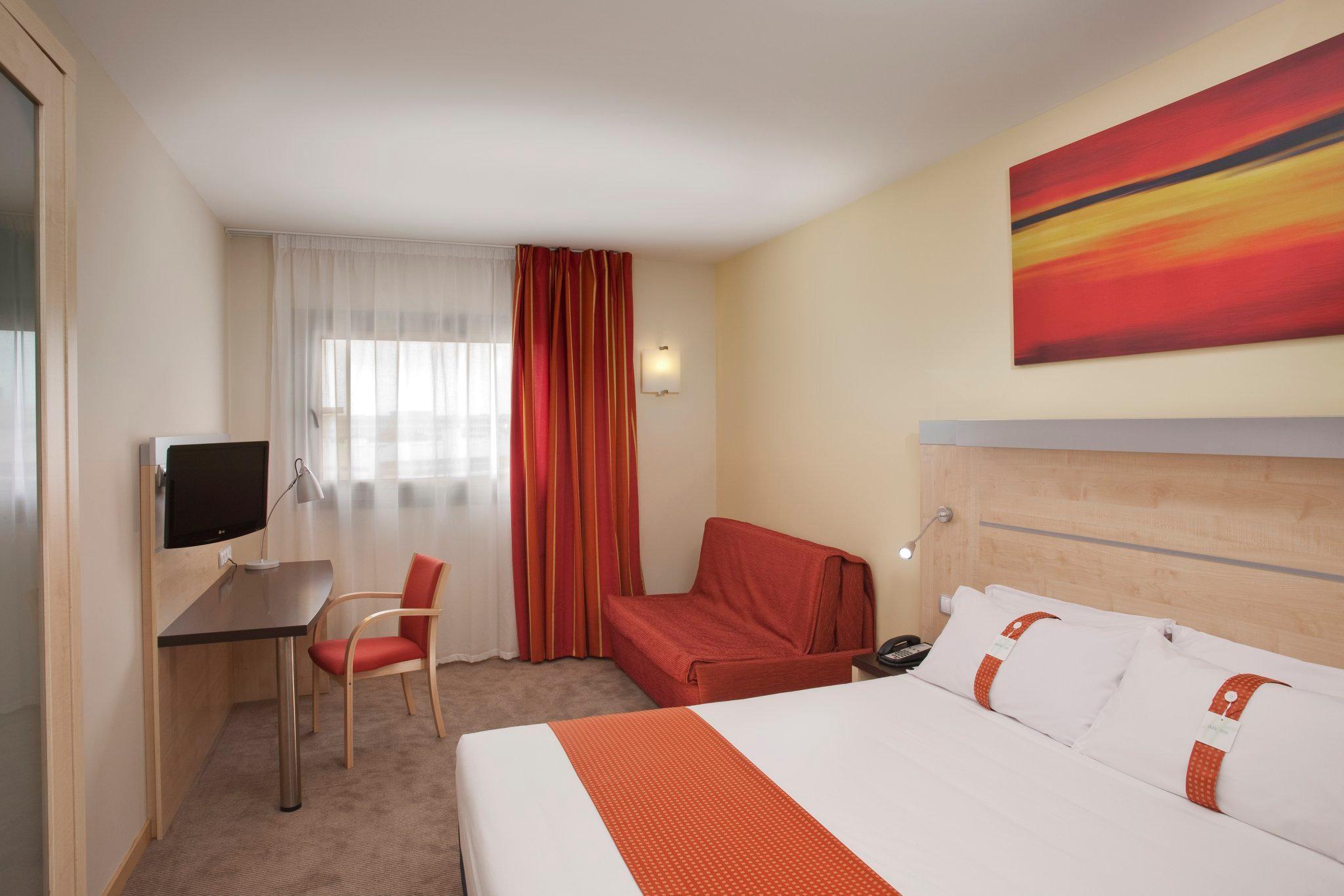 Holiday Inn Express Sant Cugat, An Ihg Hotel Sant Cugat del Vallès Екстериор снимка