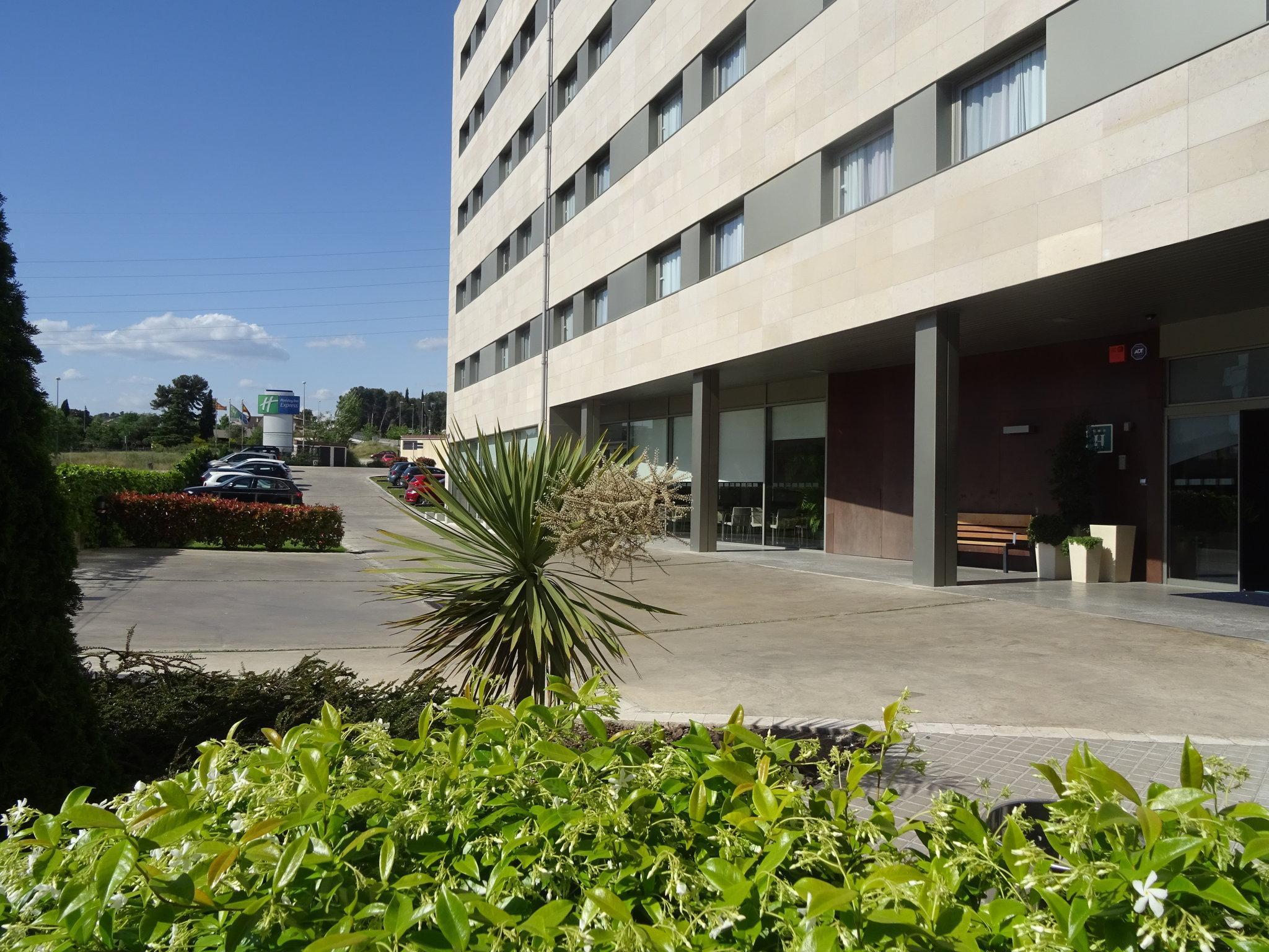 Holiday Inn Express Sant Cugat, An Ihg Hotel Sant Cugat del Vallès Екстериор снимка