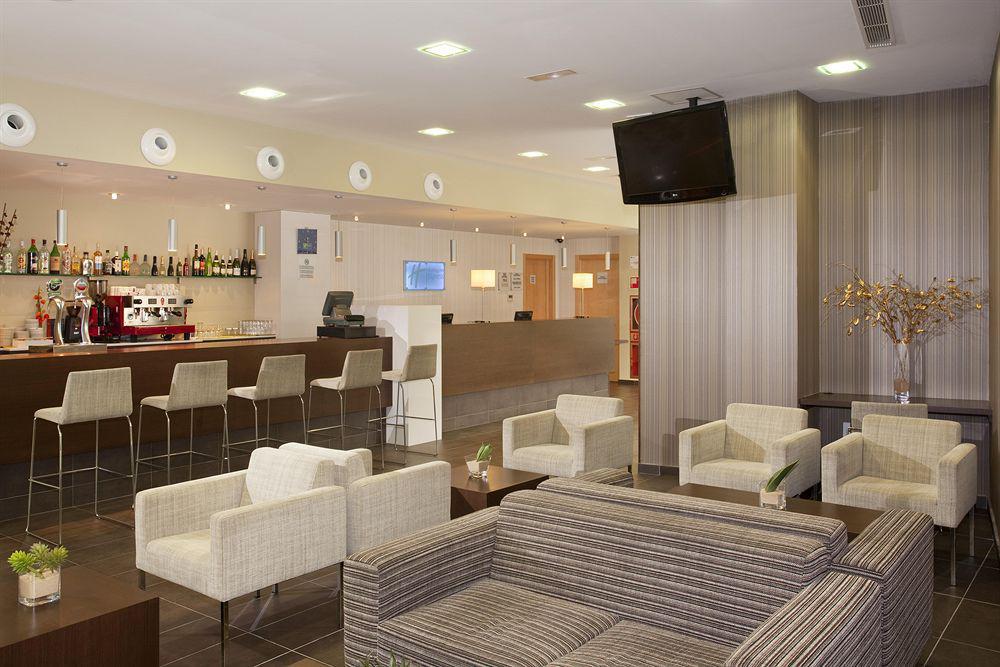 Holiday Inn Express Sant Cugat, An Ihg Hotel Sant Cugat del Vallès Екстериор снимка